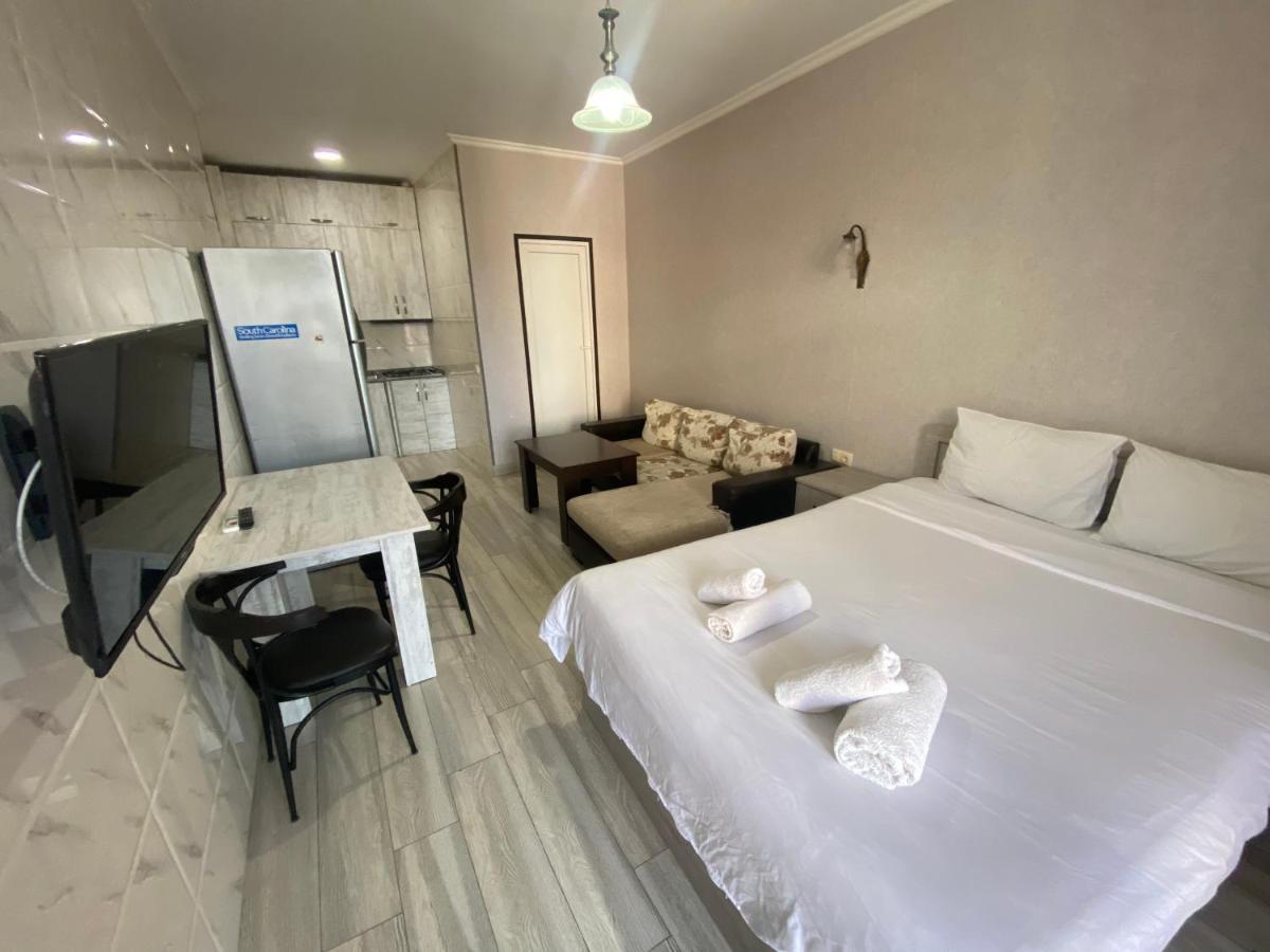 Apartment - Nino Батумі Екстер'єр фото