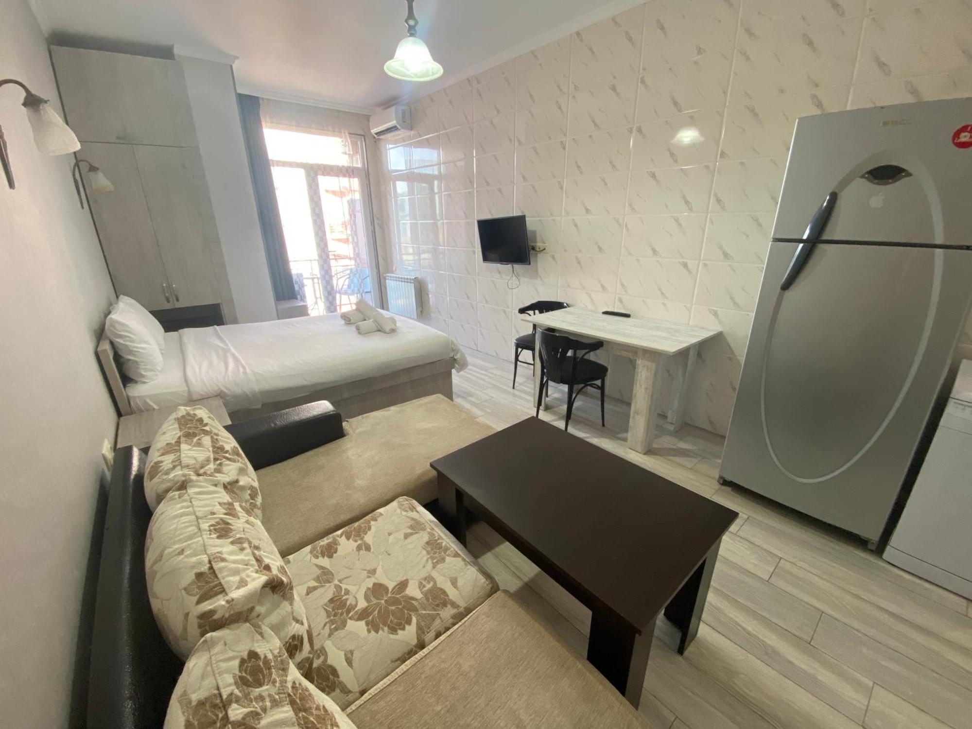 Apartment - Nino Батумі Екстер'єр фото
